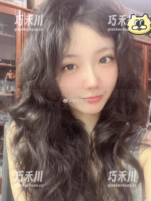福利不容错过，桃良阿宅蓝色比基尼写真展现无限魅力.txt