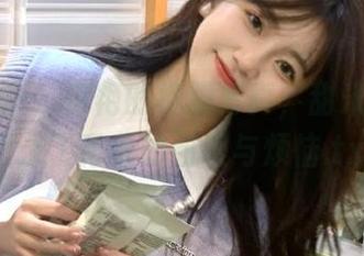 森萝财团 – 惊艳的校服写真，甜米的图片记录了青春的甜蜜与烦恼.txt
