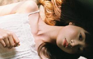 体验森萝财团内部VIP系列微风:原图写真集,仿佛与自然的亲密对话.txt