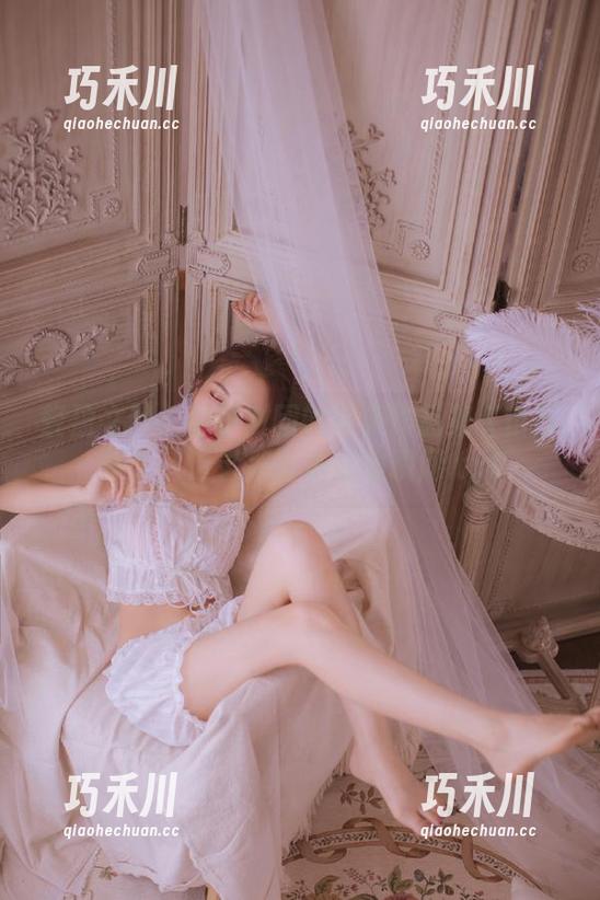 轻盈之梦：森萝财团的写真作品集《苗丝梦》，记录那些美好的瞬间.txt
