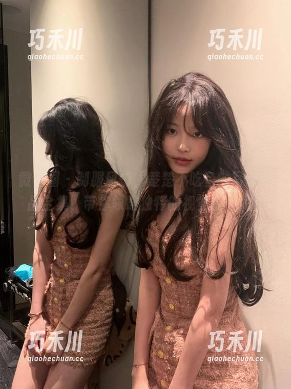 微密圈 - 制服风情，楚楚不吃鱼的写真作品全集，带你领略独特的视觉享受.txt