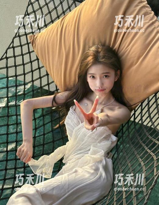 模范学院 - 感受柳侑绮Sevenbaby的泳装风尚：精彩图片下载，带你领略夏日魅力.txt