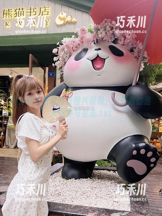 河豚抚子 河豚抚子全套写真图片展现:小恶魔的迷人眼神与姿态.txt
