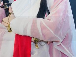 “焖焖碳”甜美校园写真美图更新，带你领略校园生活的点滴乐趣！.txt