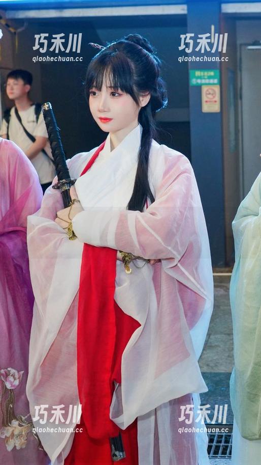 焖焖碳 “焖焖碳”甜美校园写真美图更新,带你领略校园生活的点滴乐趣!.txt