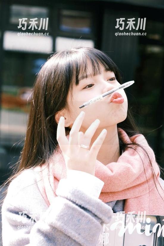 爱蜜社 - 惊鸿一瞥！Evon陈赞之内衣套图更新，感受这位博主的时尚风潮和性感魅力！.txt