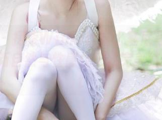 爱蜜社 – 探索Winki丝姬比基尼写真集分享：清新自然与性感优雅的完美结合！.txt
