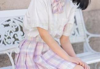 爱蜜社 – 找寻小狐狸Sica的足迹：高清写真与灰丝的唯美邂逅！.txt
