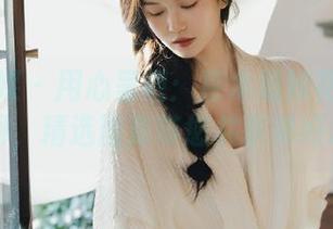 物恋传媒 – 用心呈现：嘉木姐妹花的温馨瞬间，精选图库带您共享美好.txt