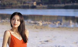 物恋传媒 – 与欢欢共度的浪漫时光：精致写真套图发掘闺蜜关系的无限可能.txt