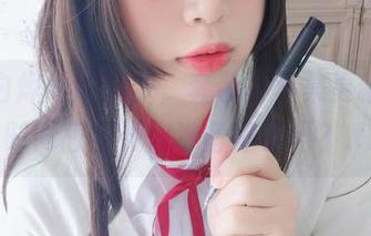 跟随白烨烨的脚步,套装写真集更新来了,时尚感全开你准备好了吗?.txt