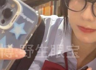从手艺到美丽:“眼酱大魔王w”的厨娘全套写真图集大揭秘.txt