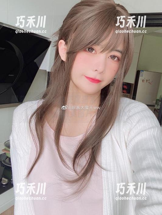 眼酱大魔王w的灰尾猫系写真，邀您一同欣赏这些精美图片分享！.txt