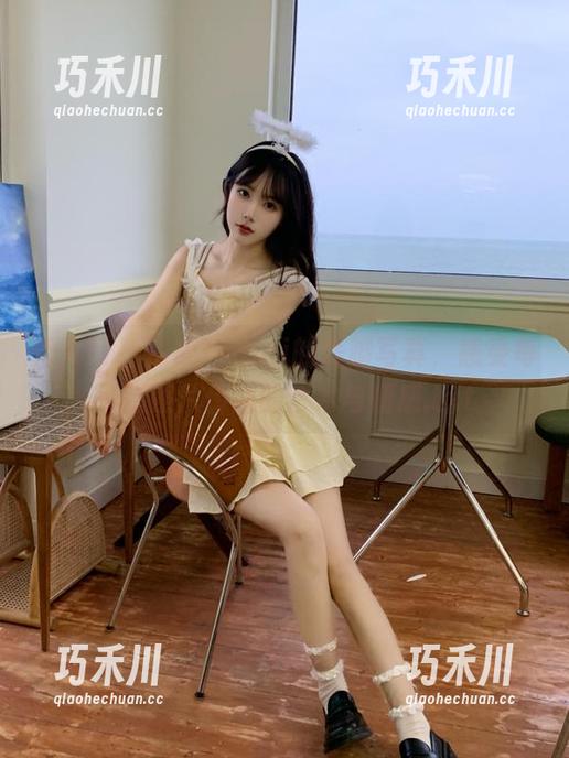 秀人网 - 探索77qiqi的美脚写真，感受每一张照片传递的艺术与情感.txt
