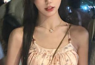 秀人网 – 全套初梦瑶死库水图集，水中色彩与自嘲点滴的完美融合.txt