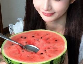 秀人网 – 夏雪爱女友写真大放送，高清图包带你领略绝美瞬间！.txt