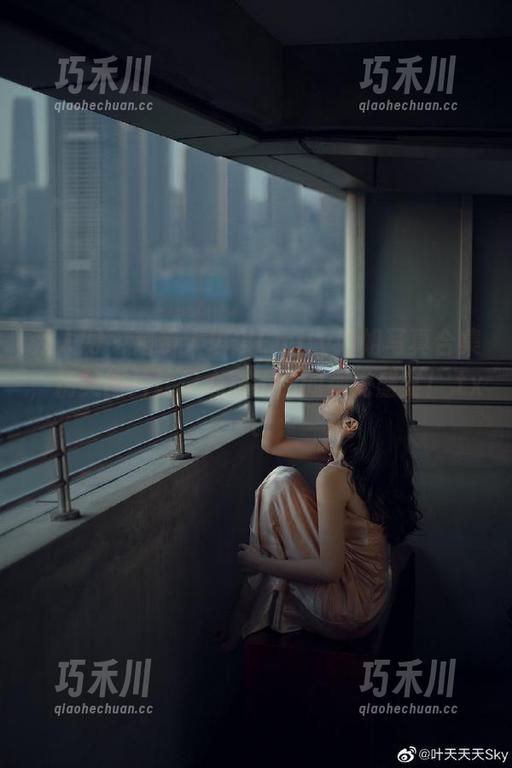 秀人网 - 超萌大琪琪Emily姐姐写真合集，精美图片让你心动不已的视觉盛宴！.txt