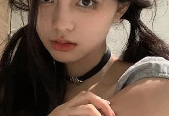 秀人网 – 娜娜baby全套白衬衫写真图片，展现她独特的个人风格与魅力.txt