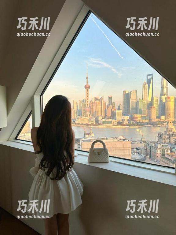 秀人网 - 泳装中的娜比：精选美图剖析她如何展现迷人的夏日风情！.txt