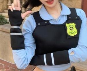 秀人网 – 最新娜露Selena泳装写真合集，水滨度假胜地的完美瞬间.txt