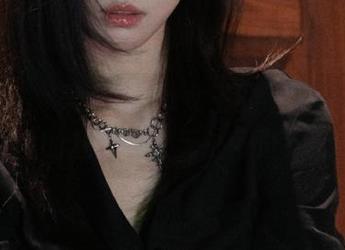 秀人网 – 媃柔rourou女王的高清写真，壁纸里的魅力让人无处可逃！.txt
