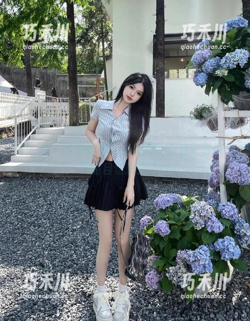 秀人网 - 幸福短裙：小嘉敏的图库分享带你领略自信魅力.txt