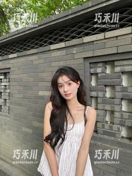 秀人网 - 一起领略徐媛媛的夏天美图作品，感受她如何通过独特的视角诠释夏季的浪漫与迷人。.txt