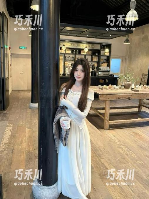 秀人网 - 悠悠YOYO的厨娘写真：请问这样的料理能吃还是只看不敢动？.txt