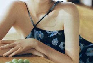 秀人网 – 李七喜高清视频写真集：妹妹的美丽在镜头下绽放.txt