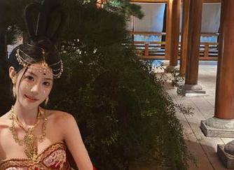 秀人网 – 李金金厨娘写真精彩呈现，快来观看她的美味生活瞬间！.txt