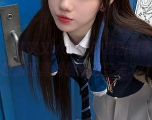 秀人网 – 林文文yooki的校园故事：精选校服写真捕捉青春与美.txt
