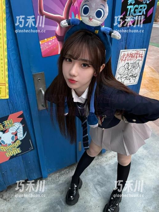秀人网 - 林文文yooki的校园故事：精选校服写真捕捉青春与美.txt