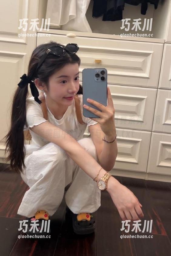 秀人网 - 果果Nikki的户外写真系列，捕捉美图中的清新与活力.txt
