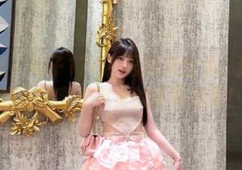 秀人网 – 柚子178制服时尚合集：这些图片让你尽情享受视觉的饕餮盛宴！.txt