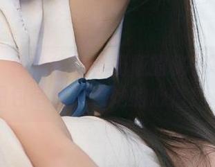 秀人网 – 体验柚柚小奶瓶的秘书写真之旅：图包带你走进她的心情！.txt