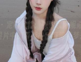秀人网 – 定制风格：探索欧阳妮娜娜校园写真图片中的青春故事与青春梦想.txt