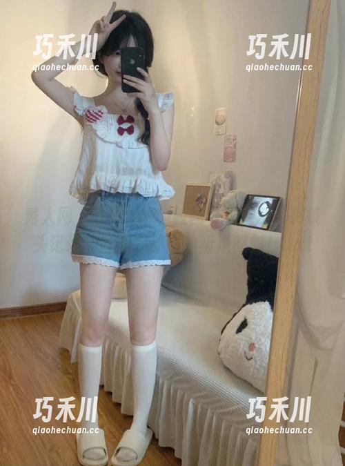 秀人网 - 汐汐baby校园写真定制：用镜头记录那些值得怀念的叛逆时刻！.txt