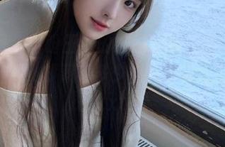 秀人网 – 盼盼玉奴的校园写真美图，一场视觉盛宴，却藏着多少不可言说的心事。.txt