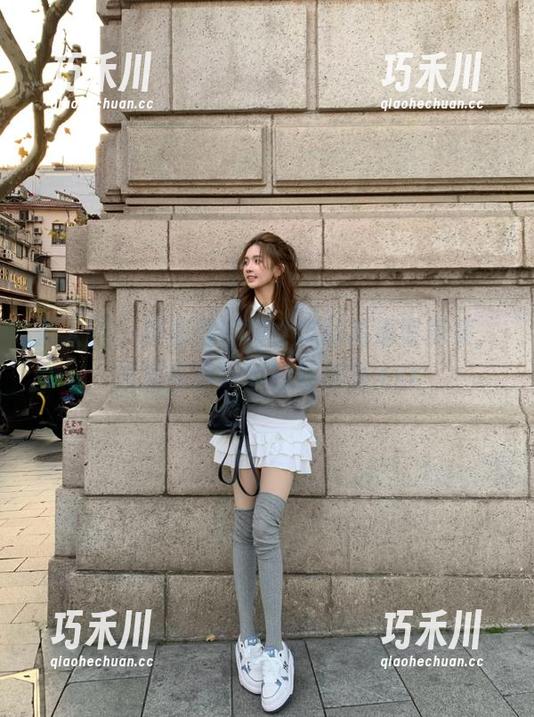 秀人网-程程程 秀人网 - 探索程程程女友的高清写真集,发现青春故事的新篇章.txt