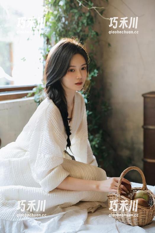 秀人网 - 糯美子校园时代学生装，观看精彩图片感受青春的魅力与活力.txt