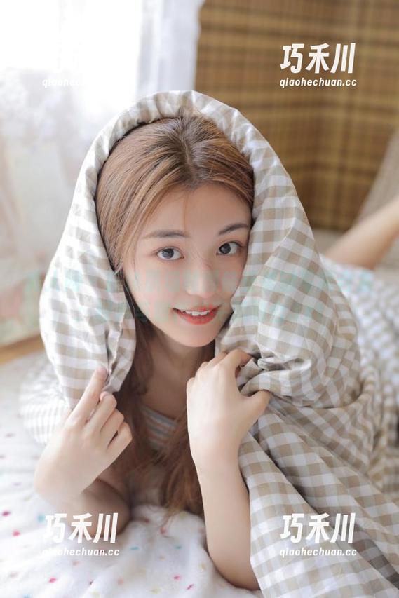 秀人网 - 言沫职场制服修长美腿写真合集：经典与时尚的完美融合.txt