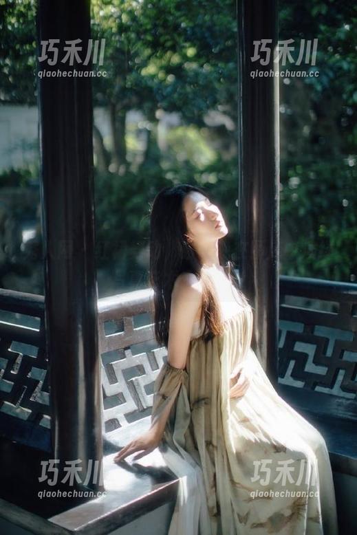 秀人网 - 红裙舞动，谢晚晚在图库中演绎写真艺术之美.txt