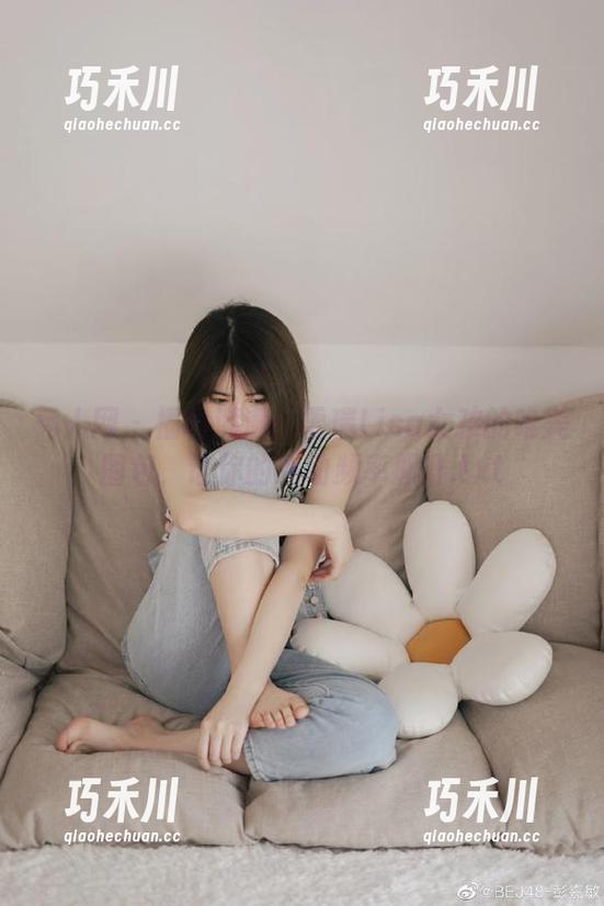 秀人网-雪瑞Lisa 秀人网 - 福利满满!雪瑞Lisa女孩的唯美图包,让你的心动频率飙升.txt