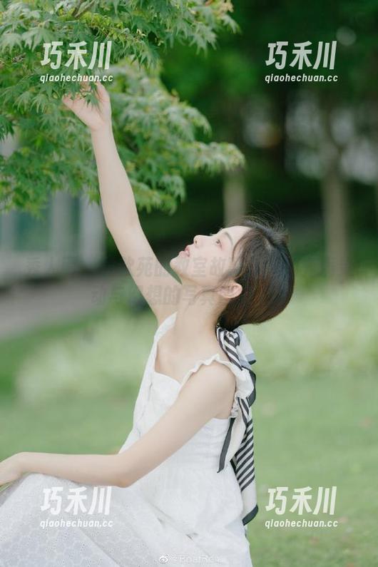 秀人网 - 黄歆苑的教室故事：一组充满灵动与幻想的写真图集.txt