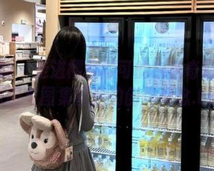 紧急企划 – 走进樱樱樱可的白色奇幻：探索原图与图集背后的创作理念.txt