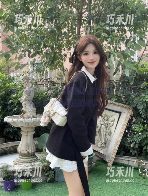 绮梦摄影 - 走进露露的私拍世界，探索她的白丝作品背后的故事！.txt