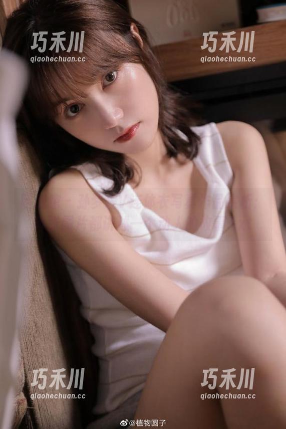 网红馆-孙梦瑶V 网红馆 - 孙梦瑶V连体衣写真作品赏析:每张图片都讲述一个动人的故事.txt