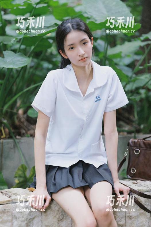 美媛馆-小海臀rena 美媛馆 - 星际图库全新呈现:小海臀rena短裤写真揭示年轻人的自信与魅力.txt