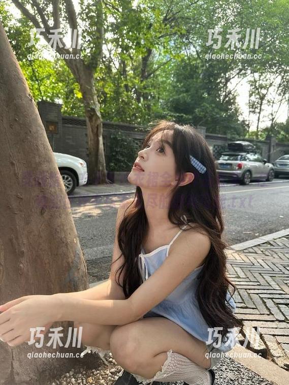 美媛馆-方子萱 美媛馆 - 方子萱连衣裙全景作品合集:在她的世界中探索无尽的时尚可能.txt