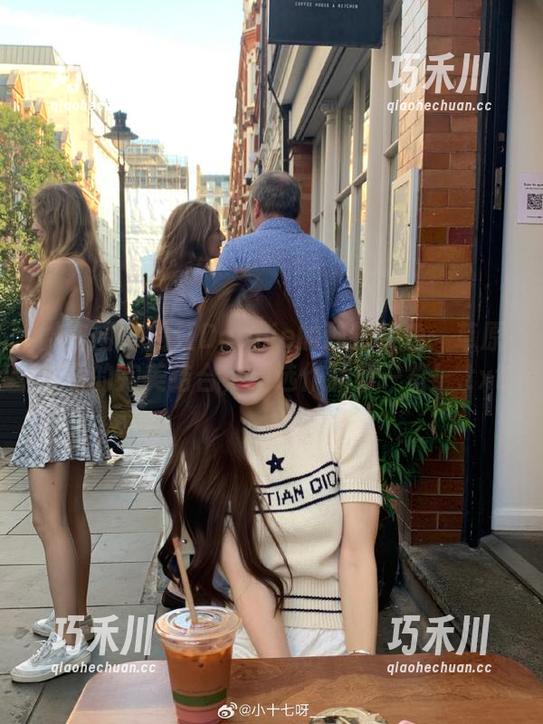 微密圈 - 脸红Dearie的独特视角：草原与马的完美结合，精选作品集一览！.txt